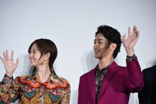 左から白石麻衣、横浜流星。