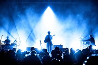 「崎山蒼志 TOUR 2022『Face To Time Case』」東京公演の様子。（Photo by KEIKO TANABE）