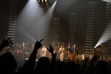 「くるりの25回転」東京ガーデンシアター公演の様子。（撮影：岸田哲平）