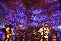 「くるりの25回転」東京ガーデンシアター公演の様子。（撮影：岸田哲平）