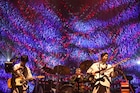 くるりが25年の歴史を総ざらい、豊潤なアンサンブルを奏でた「くるりの25回転」