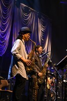 「くるりの25回転」東京ガーデンシアター公演の様子。（撮影：岸田哲平）