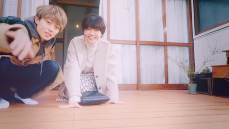 松本千夏「あいつの犬」ミュージックビデオより。