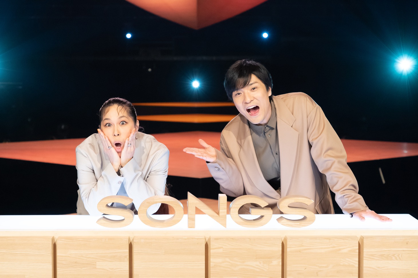 左からAI、森山直太朗。（写真提供：NHK）