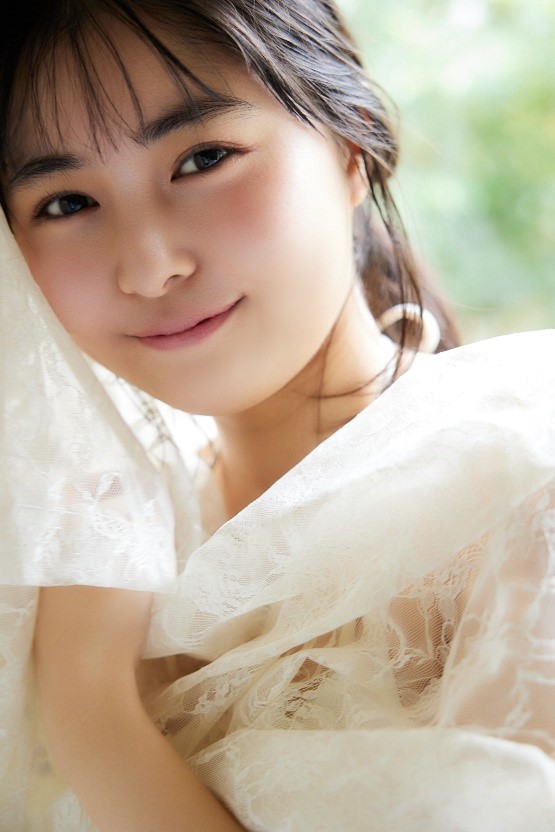 「頓知気さきな CONCEPT ～Collaboration Photo Book～」より。（撮影：Takeo Dec.）