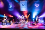 H ZETTRIOが5月にアルバム発売、新ナンバー「Wolf」はある曲にそっくり