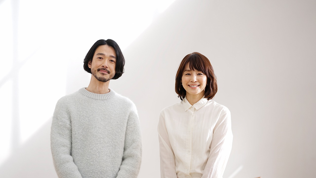 左から大橋トリオ、石田ゆり子。
