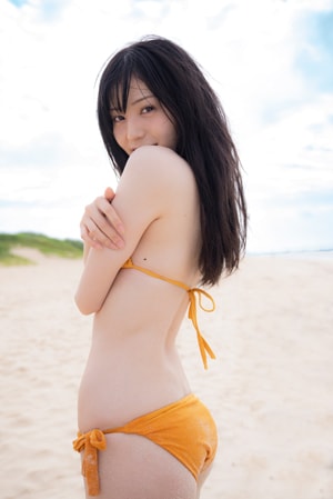 吉井美優「Momentary」より。 (c)中村和孝/小学館