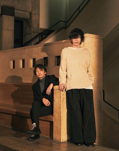 左から上田文人、米津玄師。