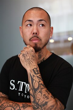 ヤクブーツはやめろラッパー Shoプロデュースのスパークリング日本酒 神の水 登場 音楽ナタリー