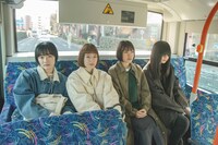 羊文学「夕凪」ミュージックビデオより。