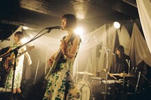 羊文学「夕凪」ミュージックビデオより。