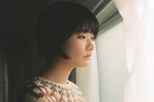 羊文学「夕凪」ミュージックビデオより。