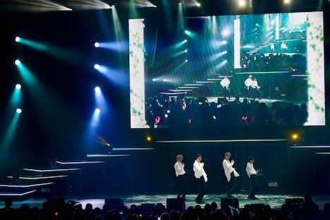 「OWV ONEMAN LIVE 2022 -and I-」の様子。