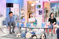 左から山里亮太（南海キャンディーズ）、田中みな実、弘中綾香。(c)テレビ朝日