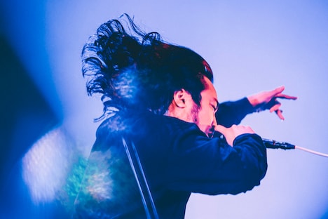 R-指定（Creepy Nuts）。（撮影：西槇太一）