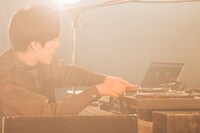 DJ 松永（Creepy Nuts）。（撮影：西槇太一）