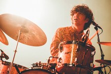 サンコンJr.（Dr / ウルフルズ）。（撮影：西槇太一）