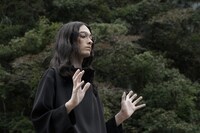 「なにがなんだか」に出演する栗原類。