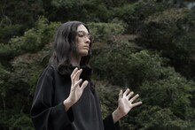 「なにがなんだか」に出演する栗原類。