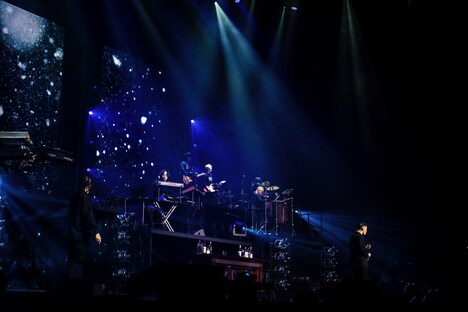 「変態紳士舞踏会 in 日本武道館」の様子。（撮影：Uran）