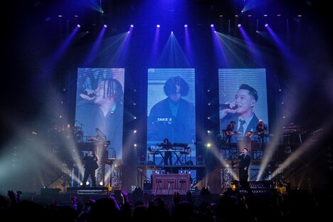 「変態紳士舞踏会 in 日本武道館」の様子。（撮影：Uran）