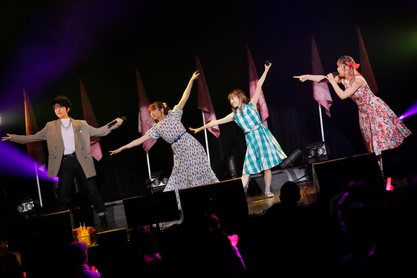 左から小島はな、愛来、内藤るな、市川優月。