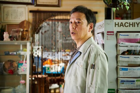 「プラス1」に出演する板尾創路。