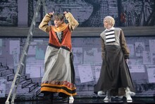 左からRIKU、鍵本輝。