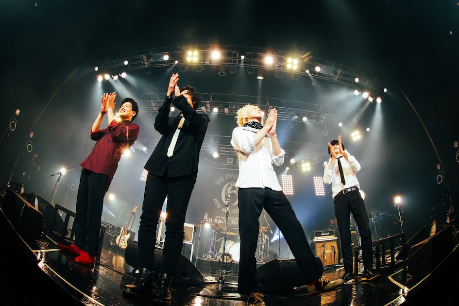 THE PINBALLS「THE PINBALLS 15th Anniversary Oneman "Go Back to Zero"」より。