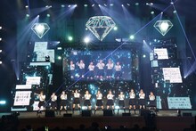 「≠ME 3rd ANNIVERSARY PREMIUM CONCERT」の様子。(c)YOANI