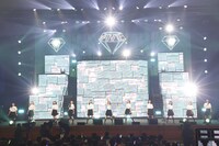 「自分賛歌」を披露する≠ME。(c)YOANI