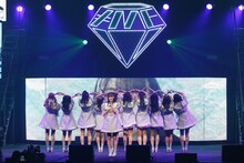 「≠ME 3rd ANNIVERSARY PREMIUM CONCERT」の様子。(c)YOANI