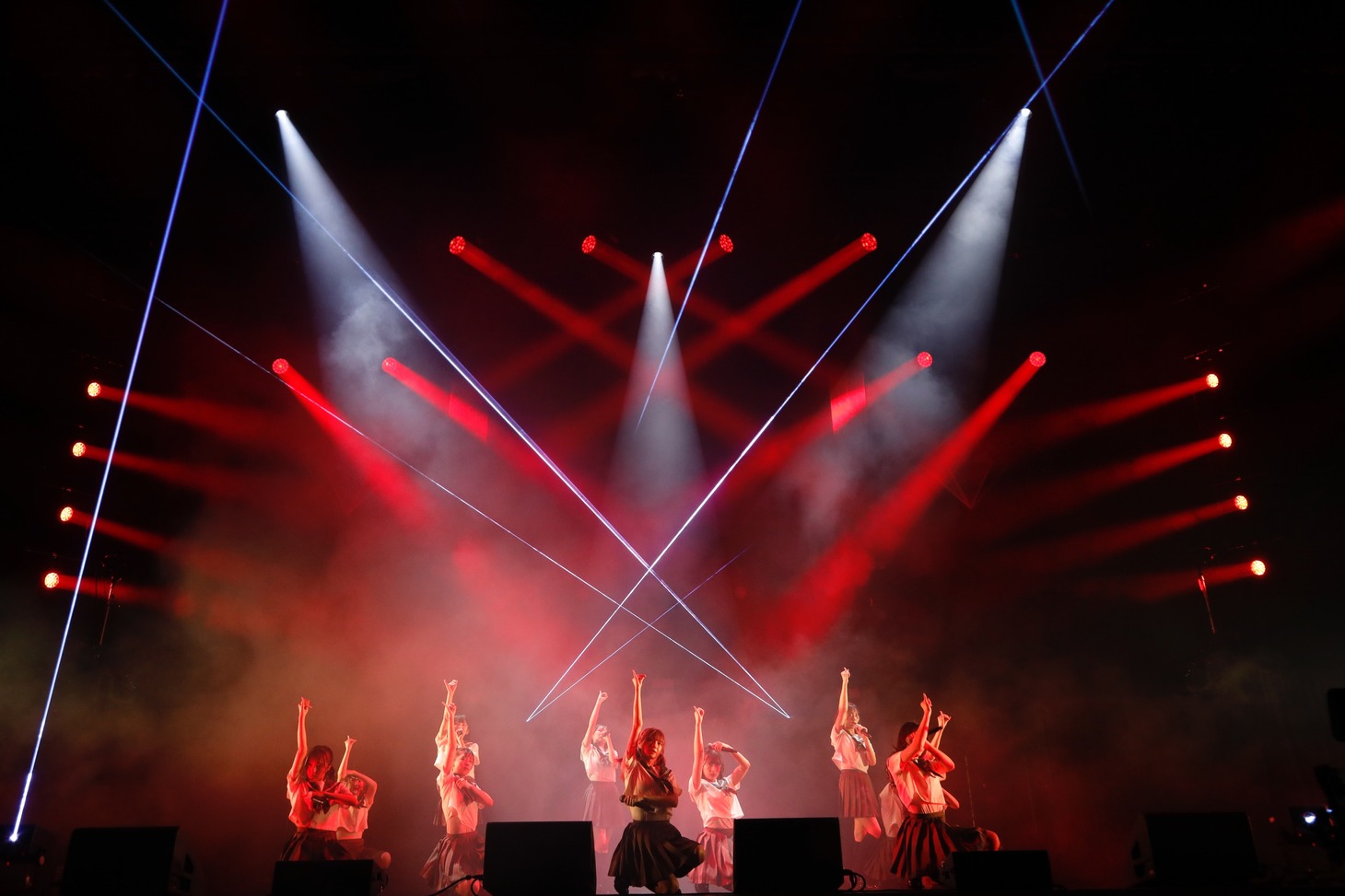 「≠ME 3rd ANNIVERSARY PREMIUM CONCERT」の様子。(c)YOANI