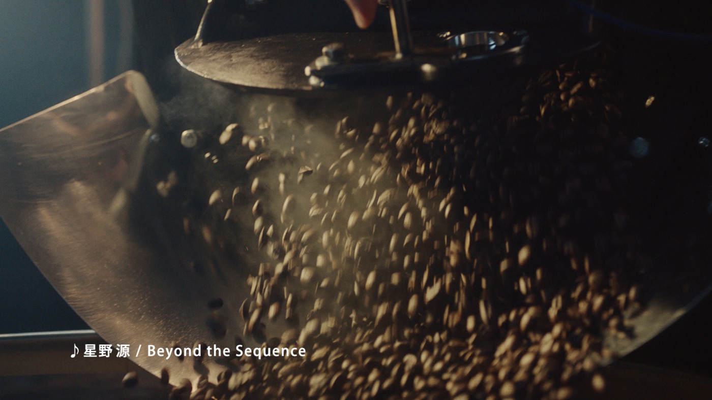 UCCグループのテレビCM「COFFEE CREATION ロースティング編」より。