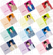 ポップアップストアで販売されるTREASUREのクリアファイル。