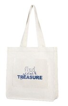 ポップアップストアで販売されるTREASUREのトートバッグ。