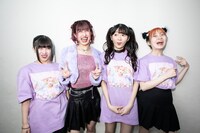 MIGMA SHELTER。左からナーナナラ、レーレ、ミミミユ、タマネ。（Photo by Masayo）