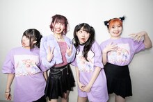 MIGMA SHELTER。左からナーナナラ、レーレ、ミミミユ、タマネ。（Photo by Masayo）