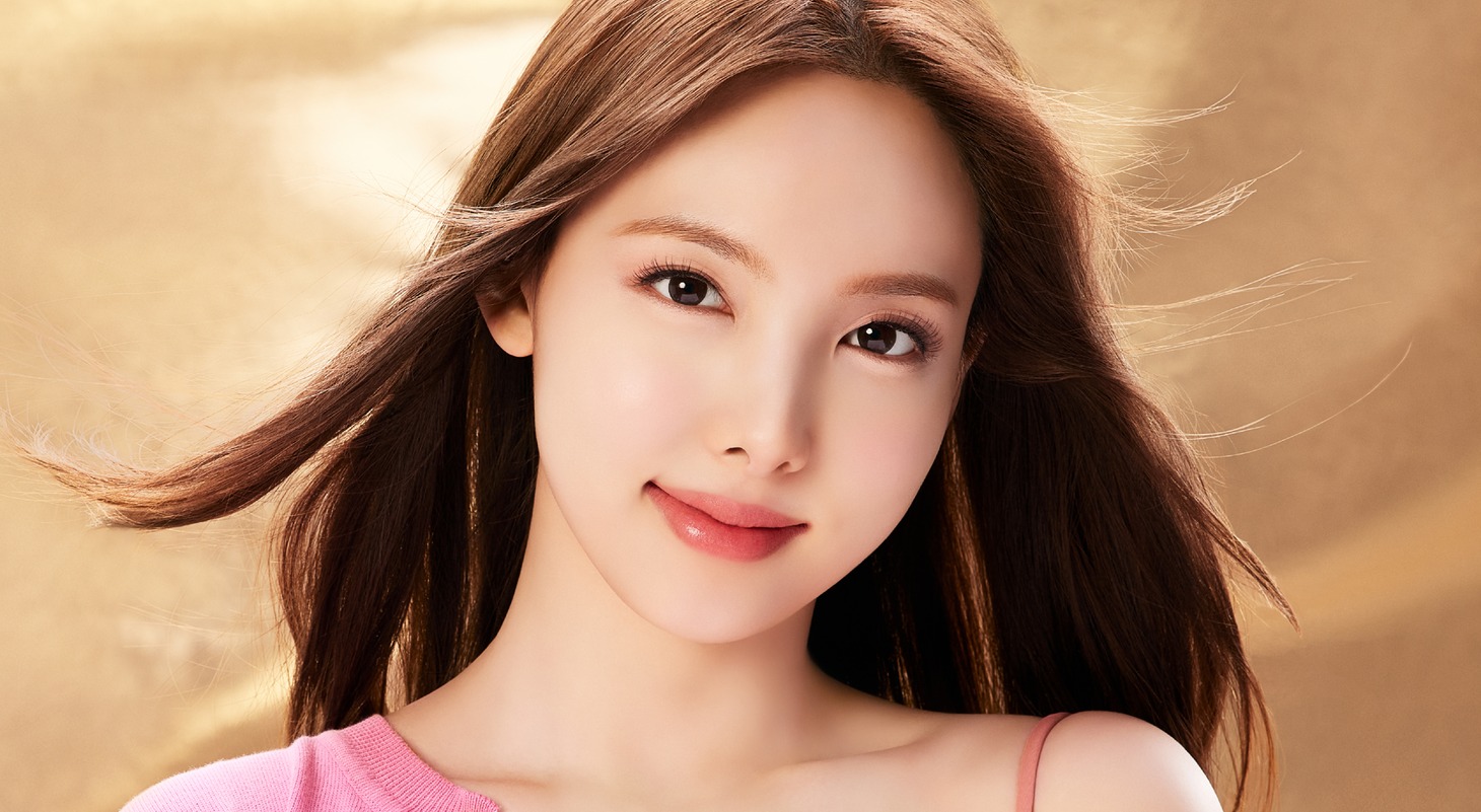 LUX×TWICEコラボビジュアル