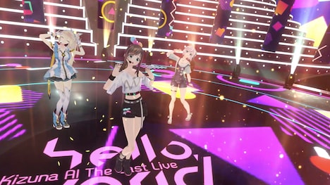 左からミライアカリ、Kizuna AI、電脳少女シロ。