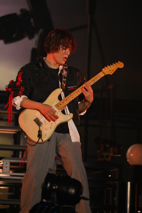 真田佑馬（G, Vo）（Photo by Yoshika Horita）
