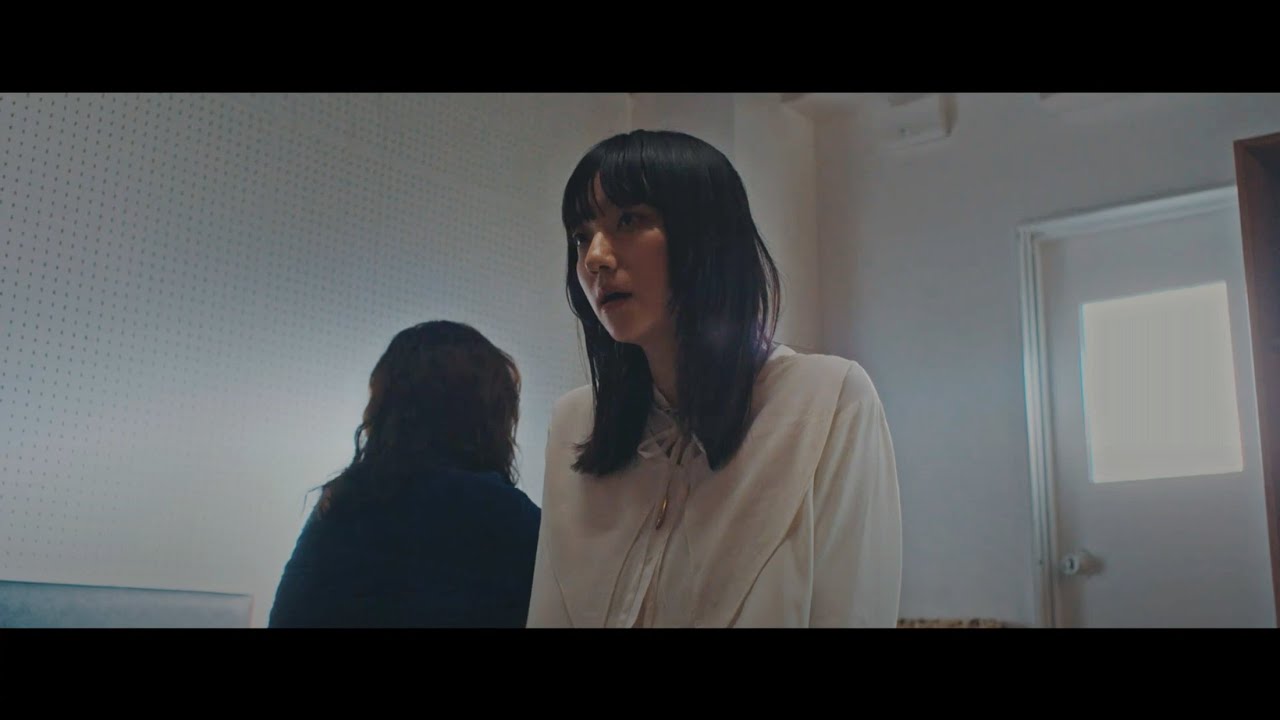 Laura day romance「wake up call | 待つ夜、巡る朝」ミュージックビデオのサムネイル。