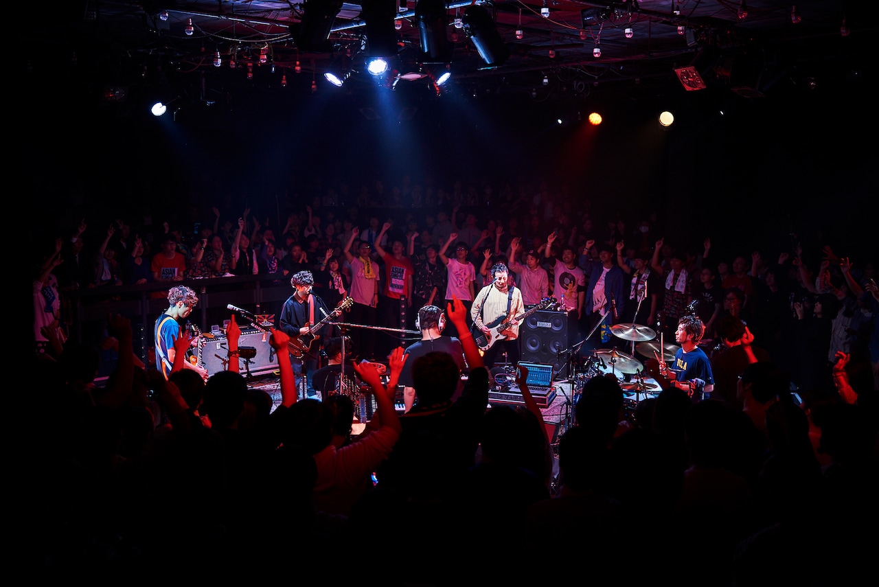 ASIAN KUNG-FU GENERATIONをスペシャで特集、フロアライブ映像や10年前の特番オンエア