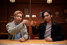 キリンビールの新テレビCM「ビール、飲みませんか KinKi Kids」編より。