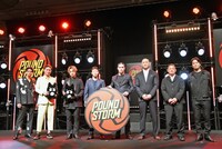 左から武知海青、EXILE SHOKICHI、白濱亜嵐、中村倫也選手、宇佐美正パトリック選手、岡見勇信、高谷裕之、EXILE HIRO。