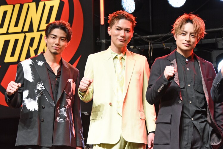 左から武知海青、EXILE SHOKICHI、白濱亜嵐。