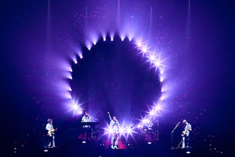 女王蜂 単独公演「犬姫」の様子。（撮影：中野修也）