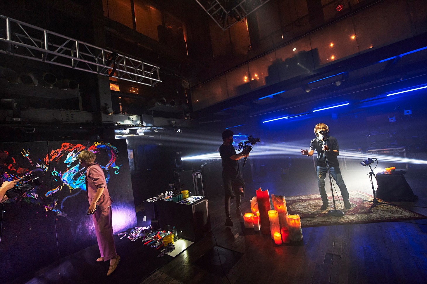 「SUGIZO vs INORAN PRESENTS BEST BOUT 2021～L2/5～」の様子。