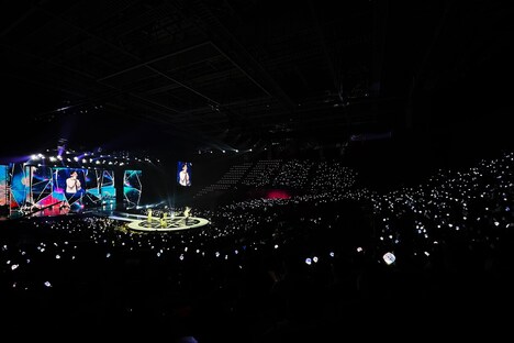 「2022 TOMORROW X TOGETHER FANLIVE MOA X TOGETHER」の様子。(c)BIGHIT MUSIC